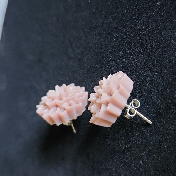 Earrings resin flower stud textured dusty purple - Picture 4 of 4